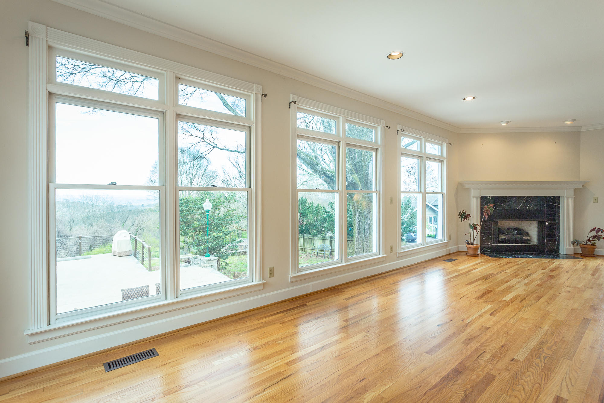 168 North Crest Road Chattanooga, TN 37404 - Photo 48 of 94 Kitchen Windows with Easter Views