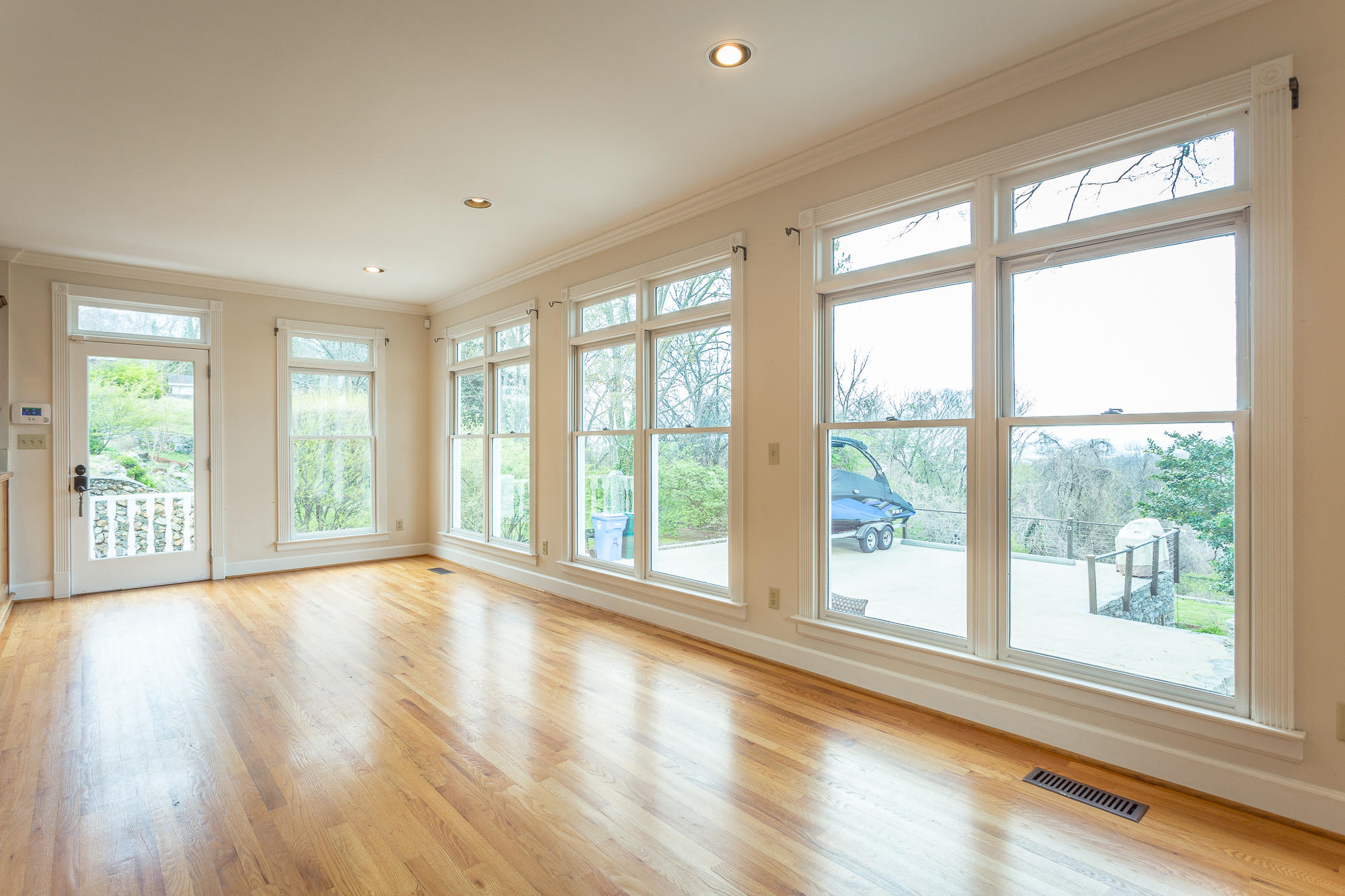 168 North Crest Road Chattanooga, TN 37404 - Photo 49 of 94 Kitchen Windows with Eastern Views