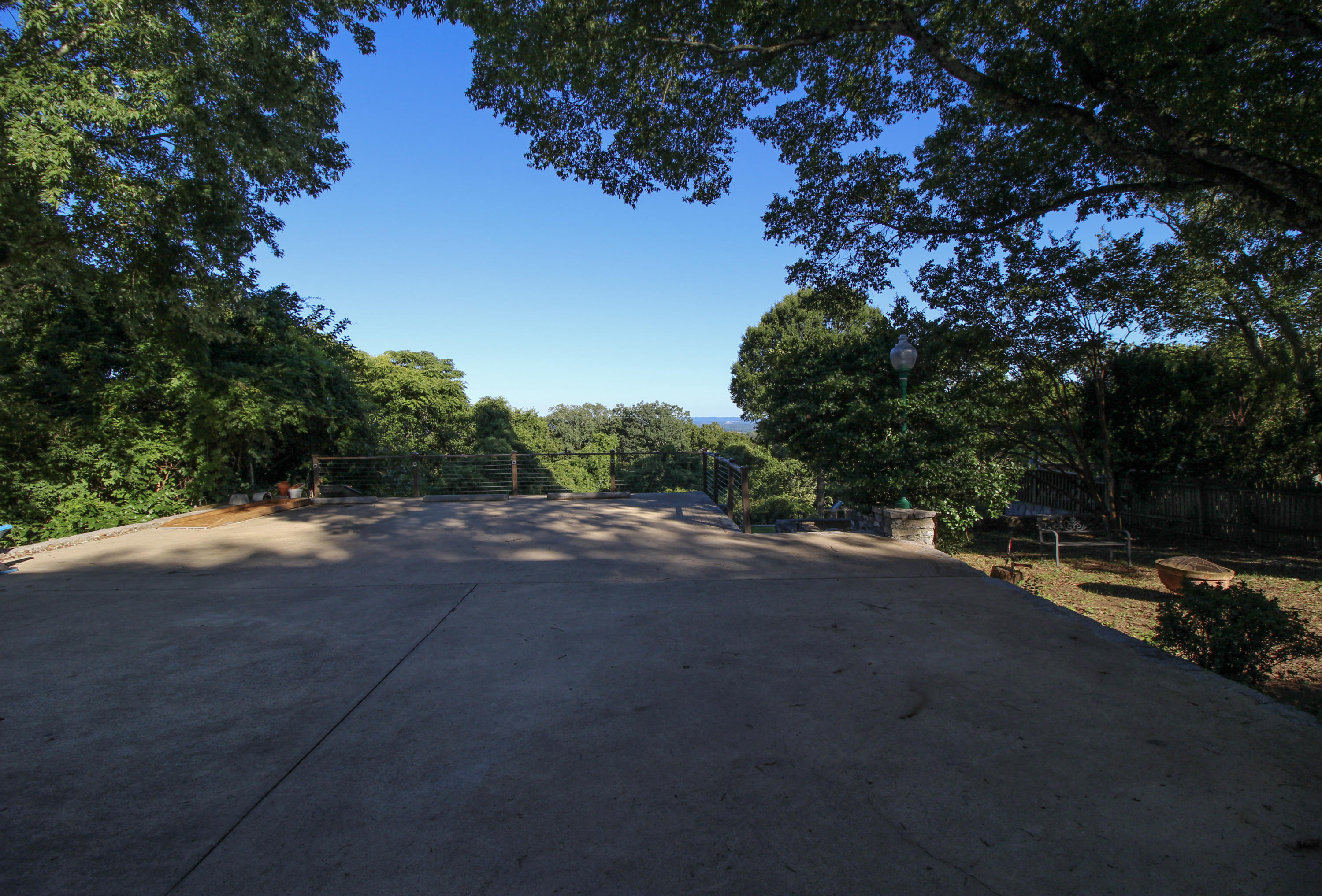 168 North Crest Road Chattanooga, TN 37404 - Photo 6 of 94 Huge Back Driveway