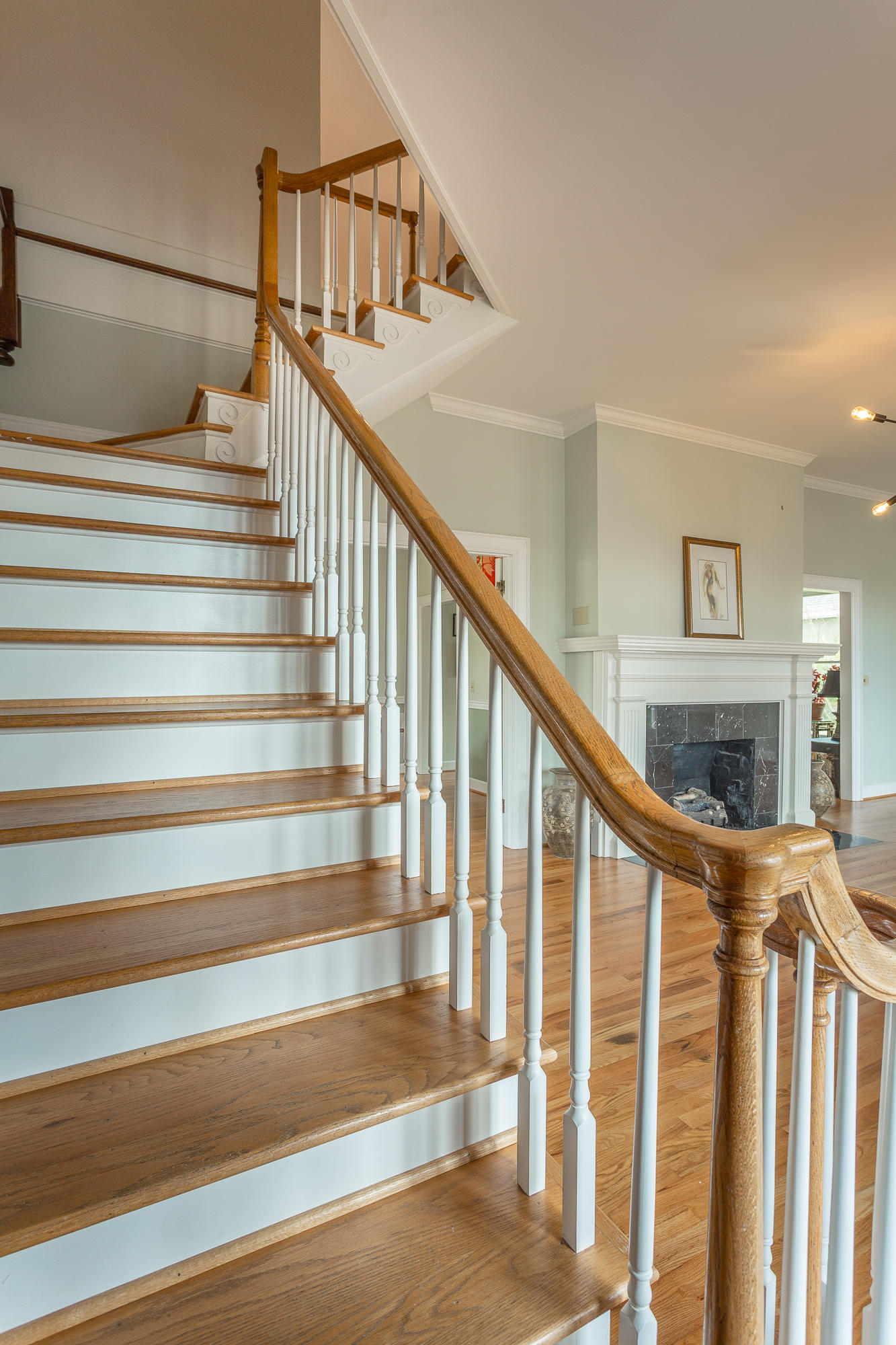 168 North Crest Road Chattanooga, TN 37404 - Photo 60 of 94 Front Stairs