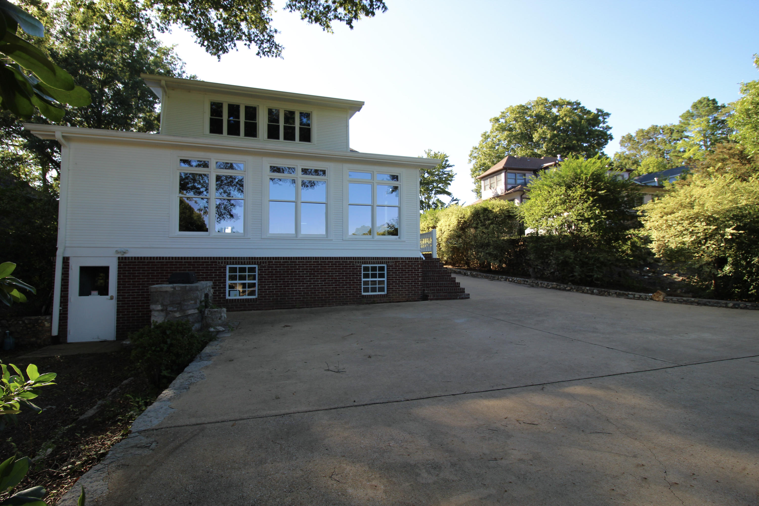 168 North Crest Road Chattanooga, TN 37404 - Photo 7 of 94 Back Exterior