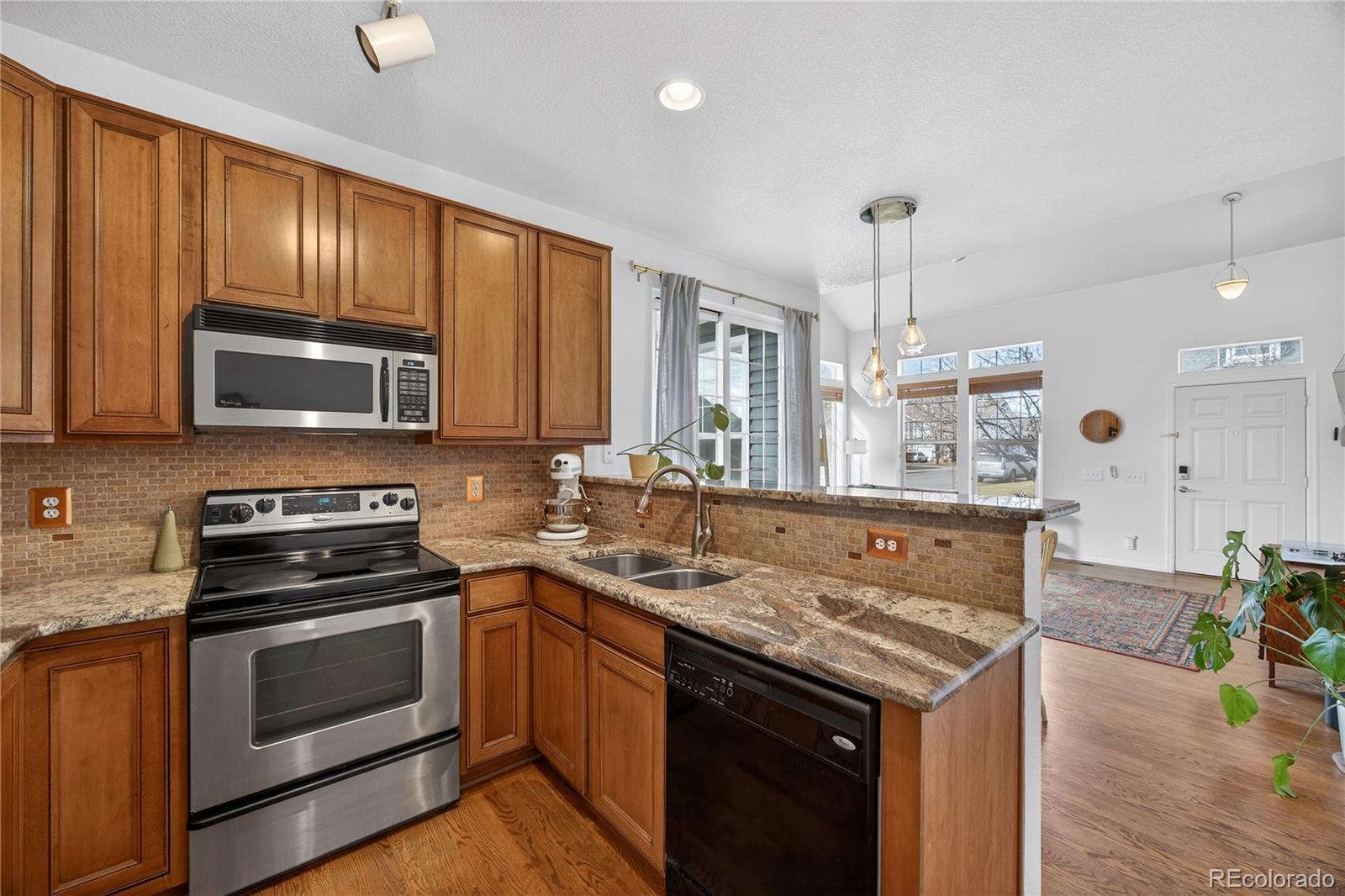 4676 Flower Street Wheat Ridge, CO 80033 - Photo 8 of 44