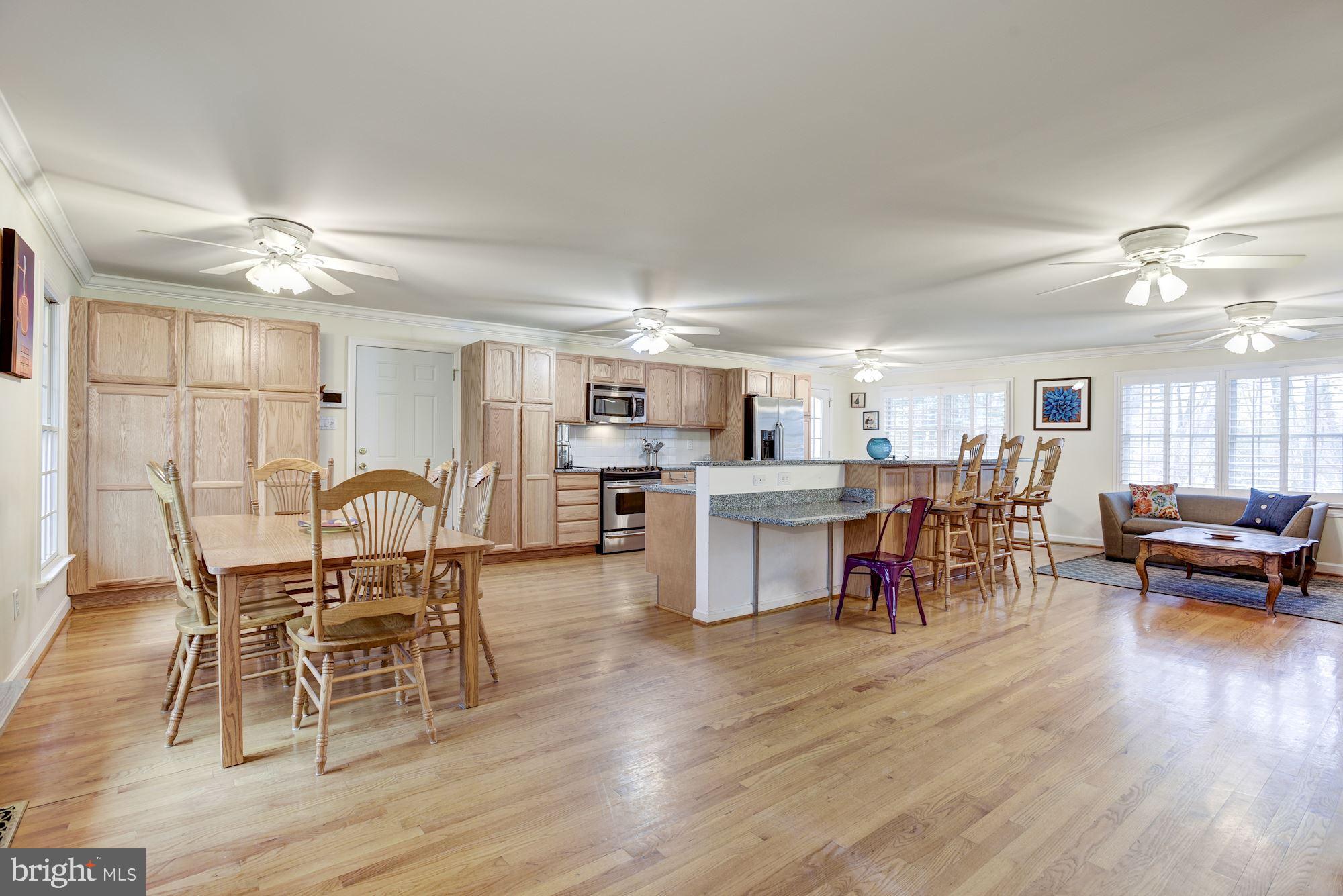 1401 Earnshaw Court Reston, VA 20190 - Photo 2 of 49 Main Level