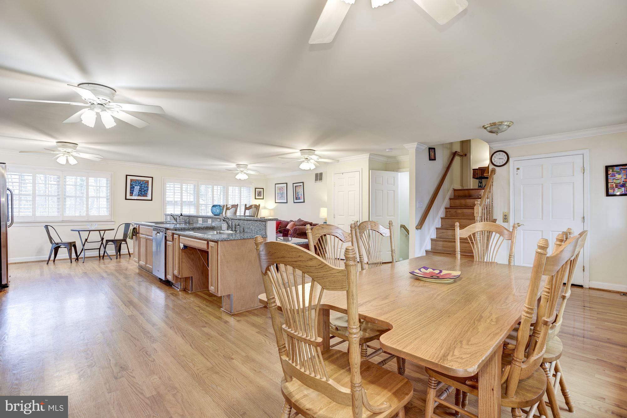 1401 Earnshaw Court Reston, VA 20190 - Photo 11 of 49 Dining Room