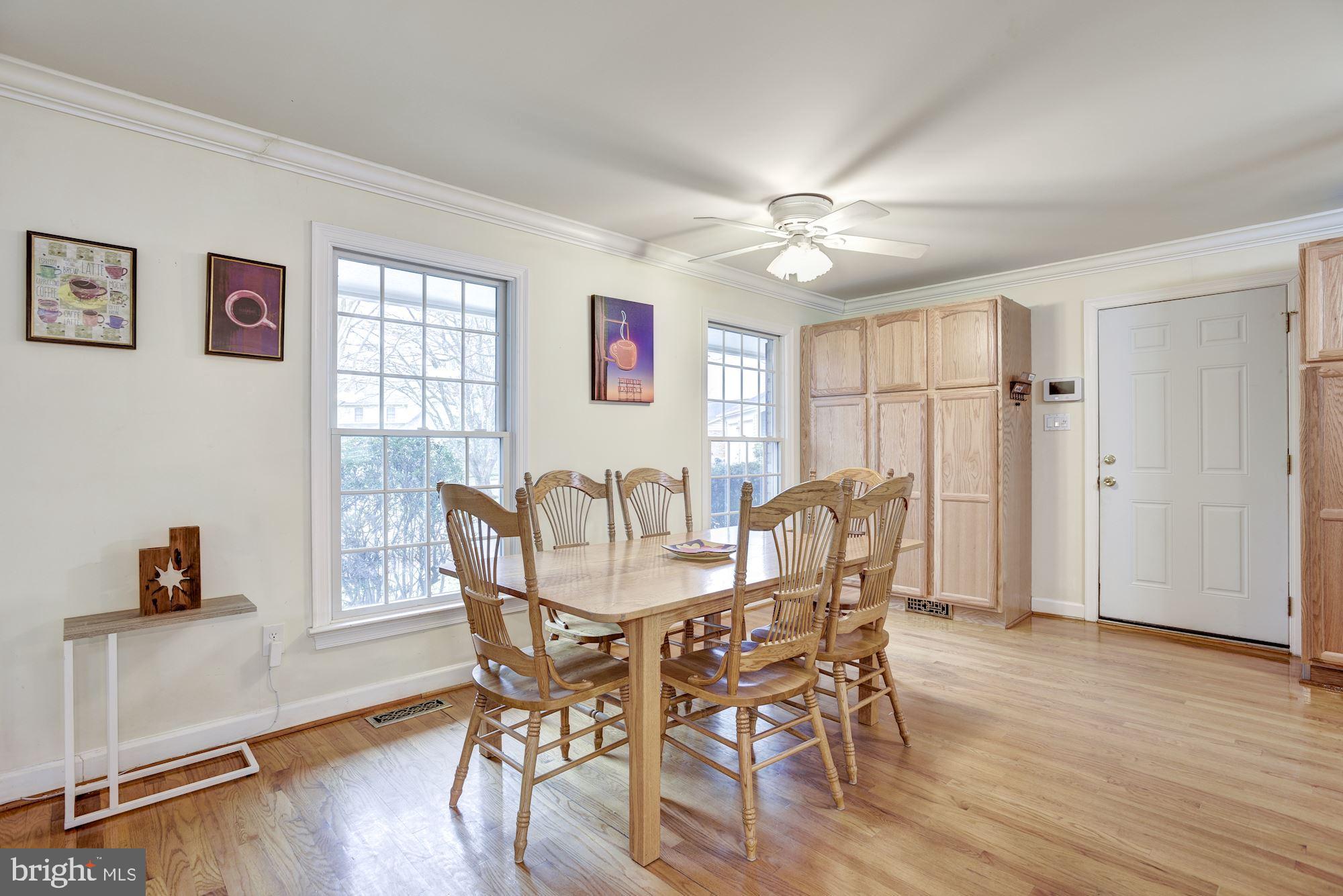 1401 Earnshaw Court Reston, VA 20190 - Photo 13 of 49 Dining Room