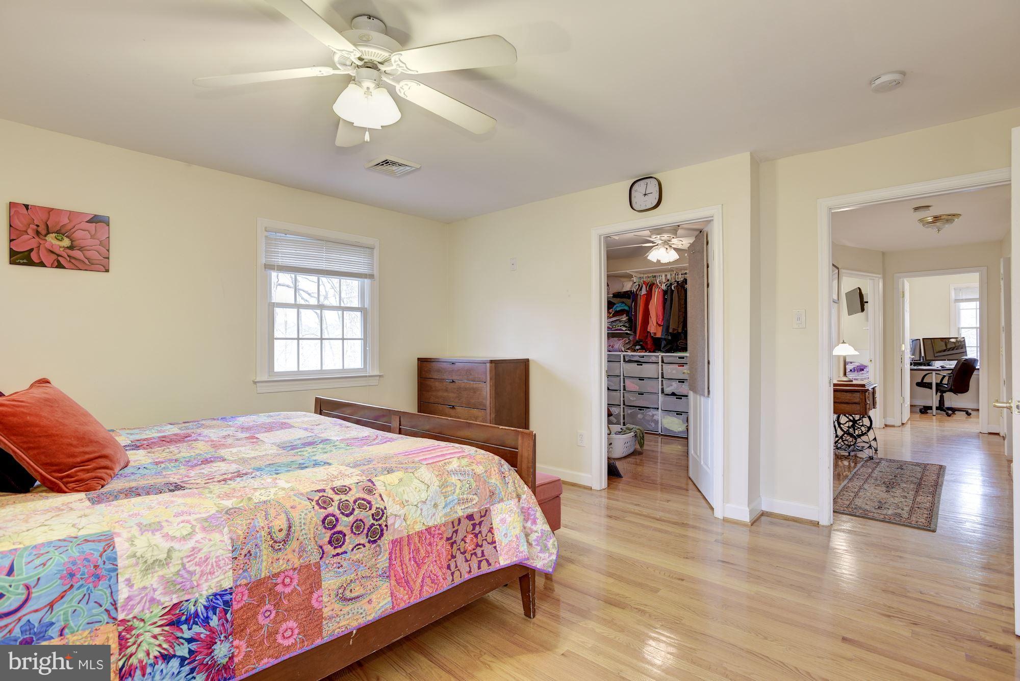 1401 Earnshaw Court Reston, VA 20190 - Photo 17 of 49 Master Bedroom has room size walk in closet