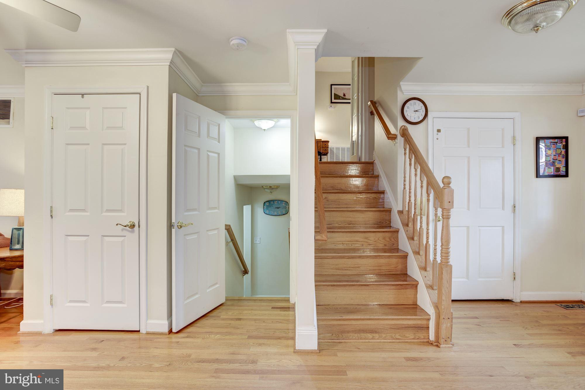 1401 Earnshaw Court Reston, VA 20190 - Photo 22 of 49 Main Stairway