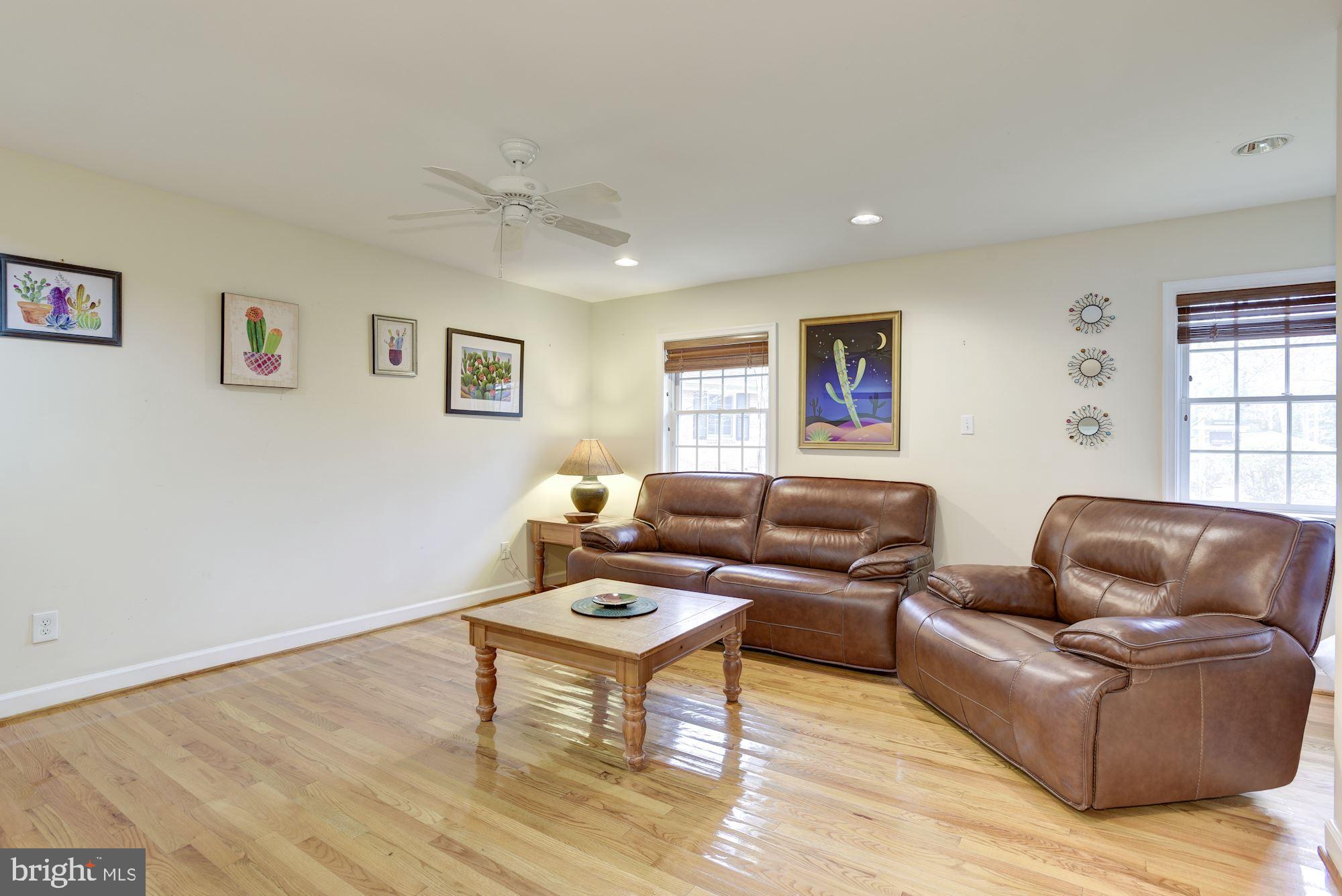 1401 Earnshaw Court Reston, VA 20190 - Photo 23 of 49 Family Room