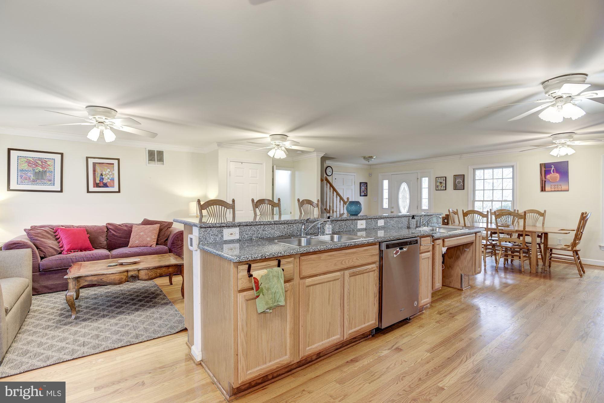 1401 Earnshaw Court Reston, VA 20190 - Photo 6 of 49 Kitchen Island