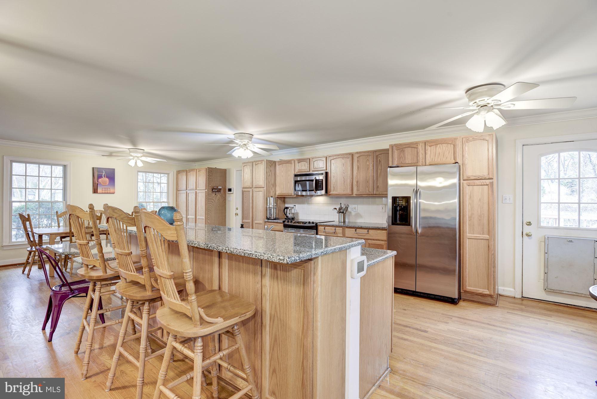 1401 Earnshaw Court Reston, VA 20190 - Photo 9 of 49 Kitchen