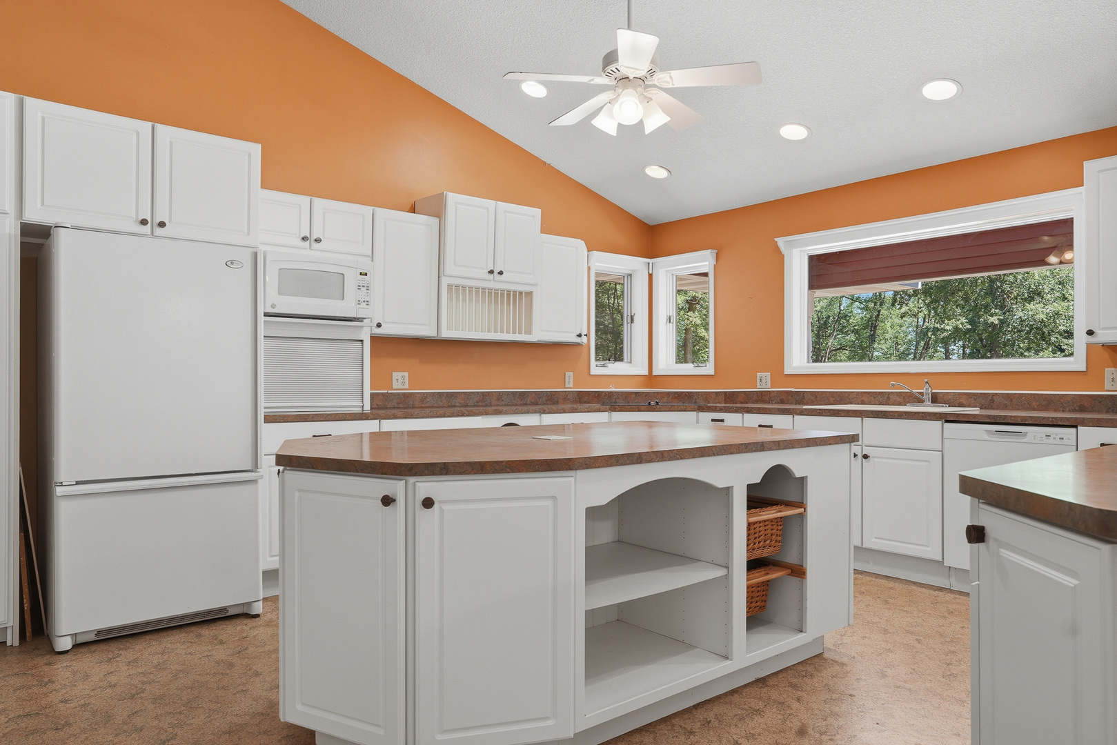 15207 Henry Road Morrison, IL 61270 - Photo 10 of 54
