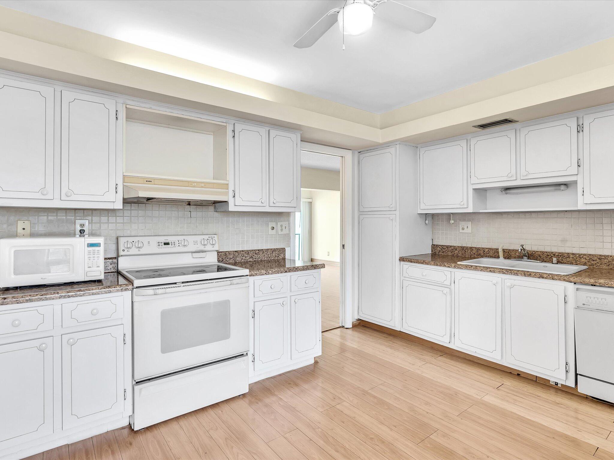 6549 Spring Bottom Way, Unit 232 Boca Raton, FL 33433 - Photo 25 of 77 25-DSC00311