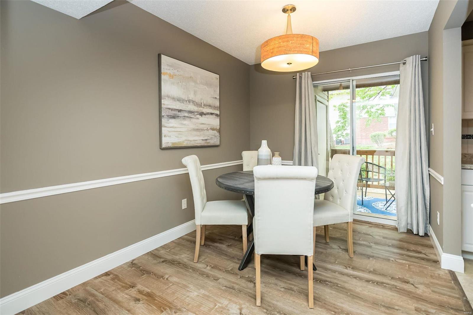 8836 Eager Road St. Louis, MO 63144 - Photo 11 of 22