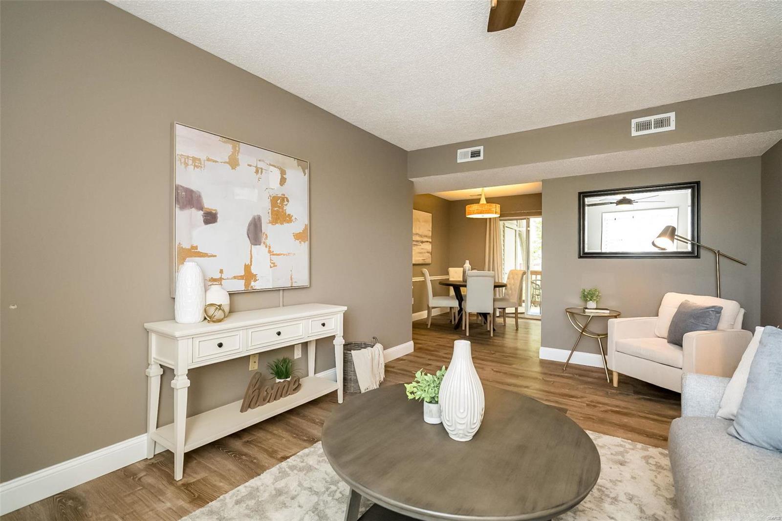 8836 Eager Road St. Louis, MO 63144 - Photo 5 of 22