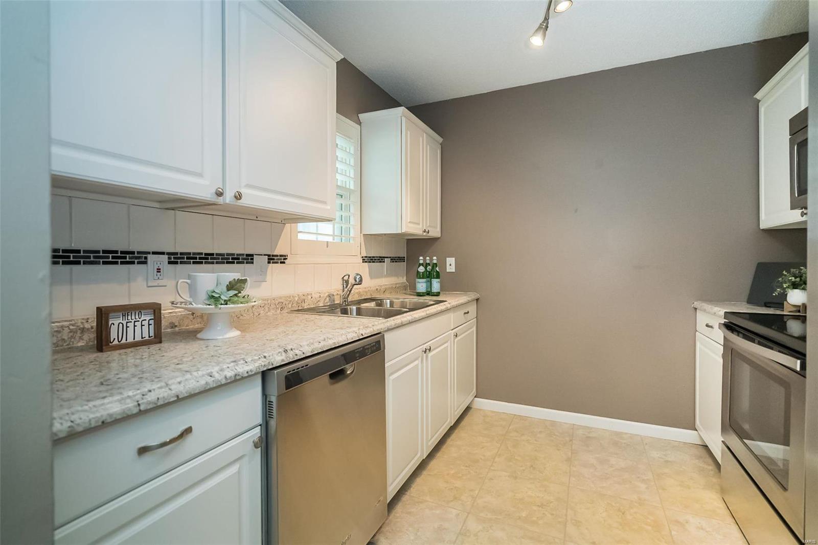 8836 Eager Road St. Louis, MO 63144 - Photo 7 of 22