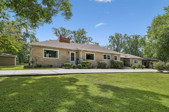 $430,000 | 5362 Hillsboro Viola Road, Manchester, TN 37355