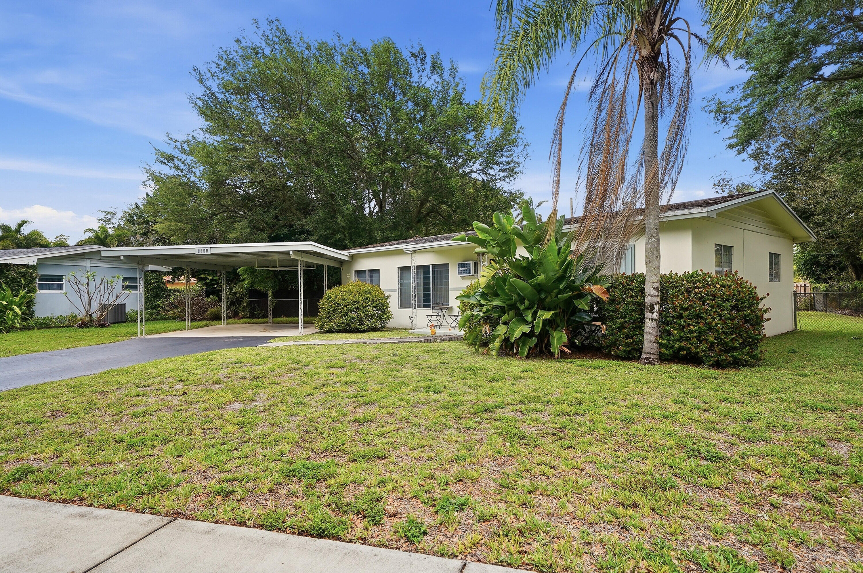 5333 Plantation Road Plantation, FL 33317 - Photo 2 of 35 01_dsc06970