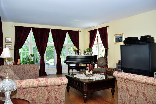228 Herrick Road Riverside, IL 60546 - Photo 4 of 15
