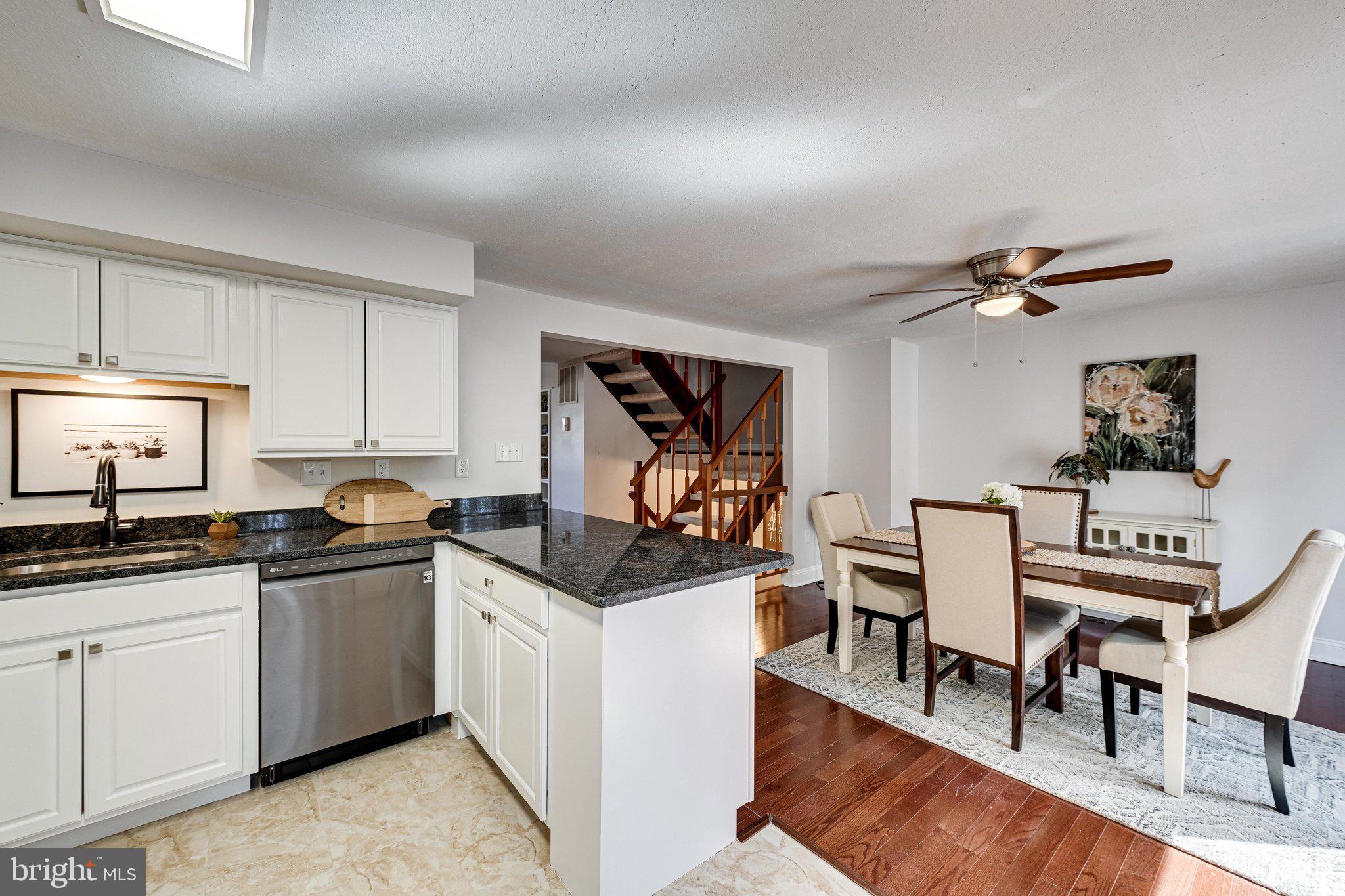5832 Canvasback Road Burke, VA 22015 - Photo 18 of 59 Granite Counters