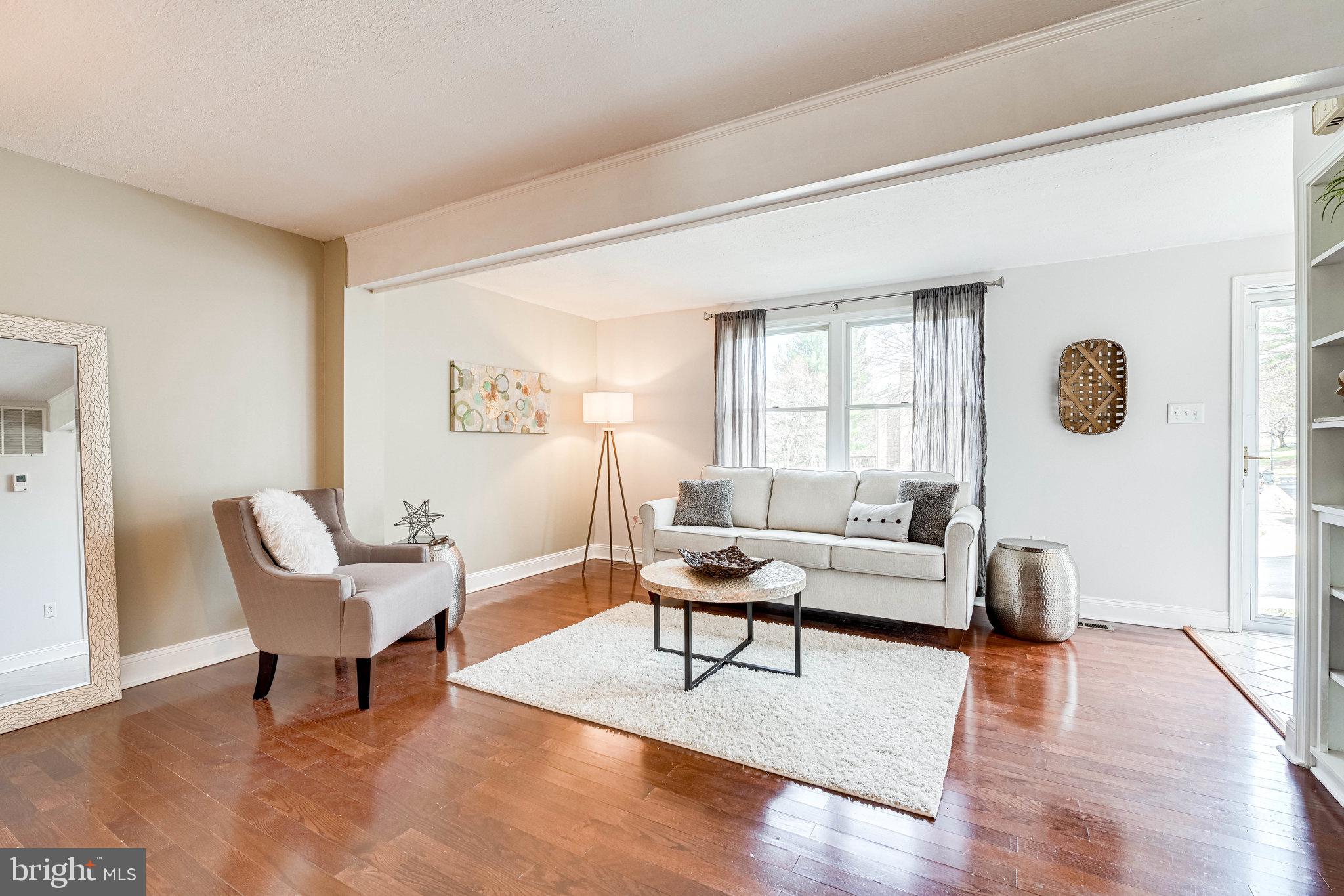 5832 Canvasback Road Burke, VA 22015 - Photo 4 of 59 Formal Living