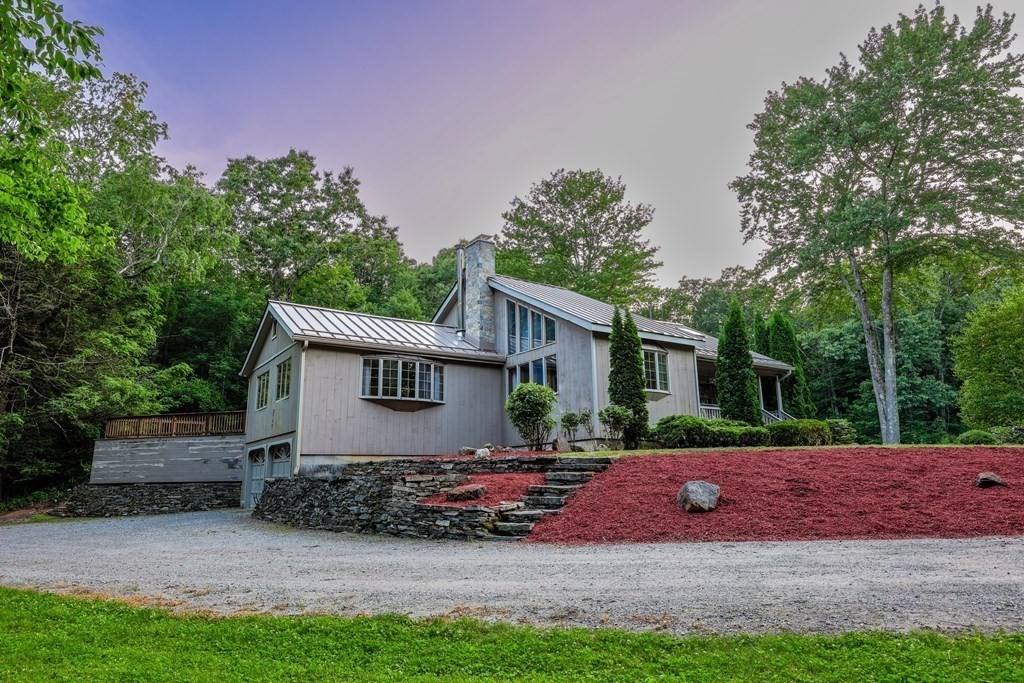 15 Vinton Road Sturbridge, MA 01566 - Photo 1 of 40 Gallery Image 1