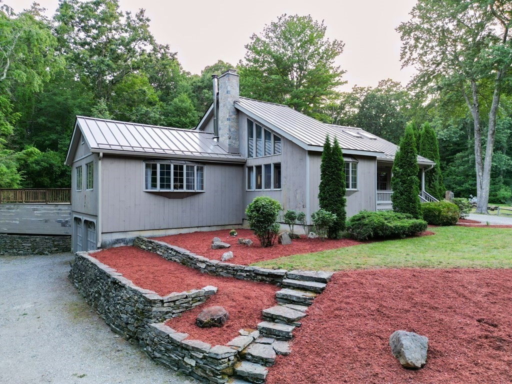 15 Vinton Road Sturbridge, MA 01566 - Photo 2 of 40 Gallery Image 2