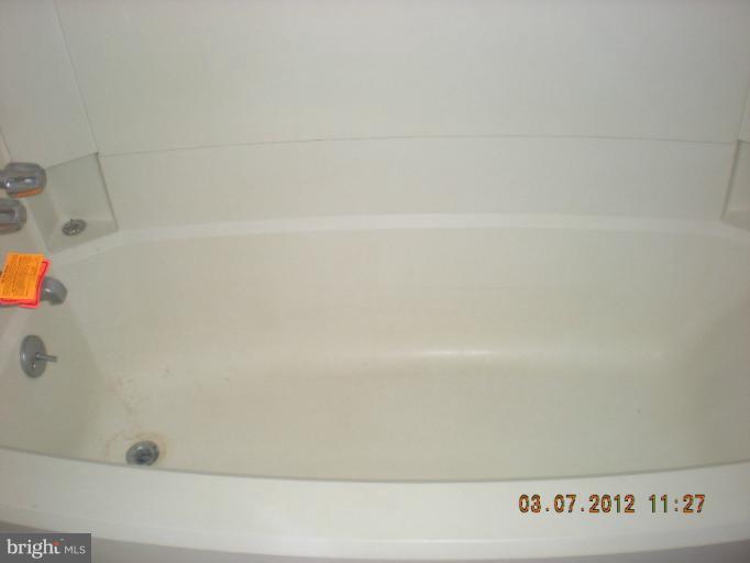 995 Heather Ridge Drive, Unit 4D Frederick, MD 21702 - Photo 4 of 6 Bath