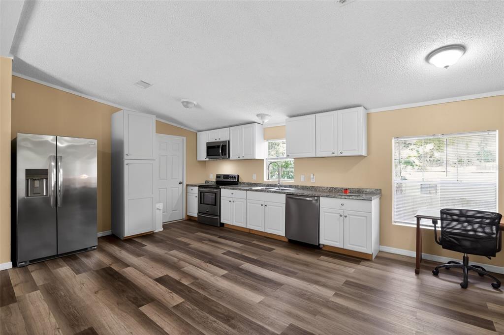 102 3rd Street Lady Lake, FL 32159 - Photo 13 of 30