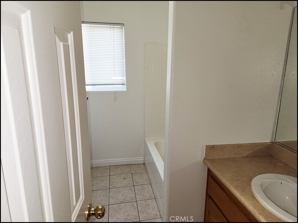 10685 Crystal Aire Road Pinon Hills, CA 92372 - Photo 28 of 47