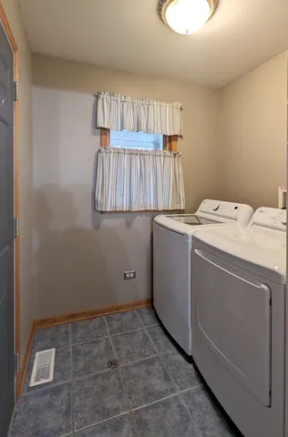 $3,000 | 26615 South Kimberly Lane, Channahon, IL 60410