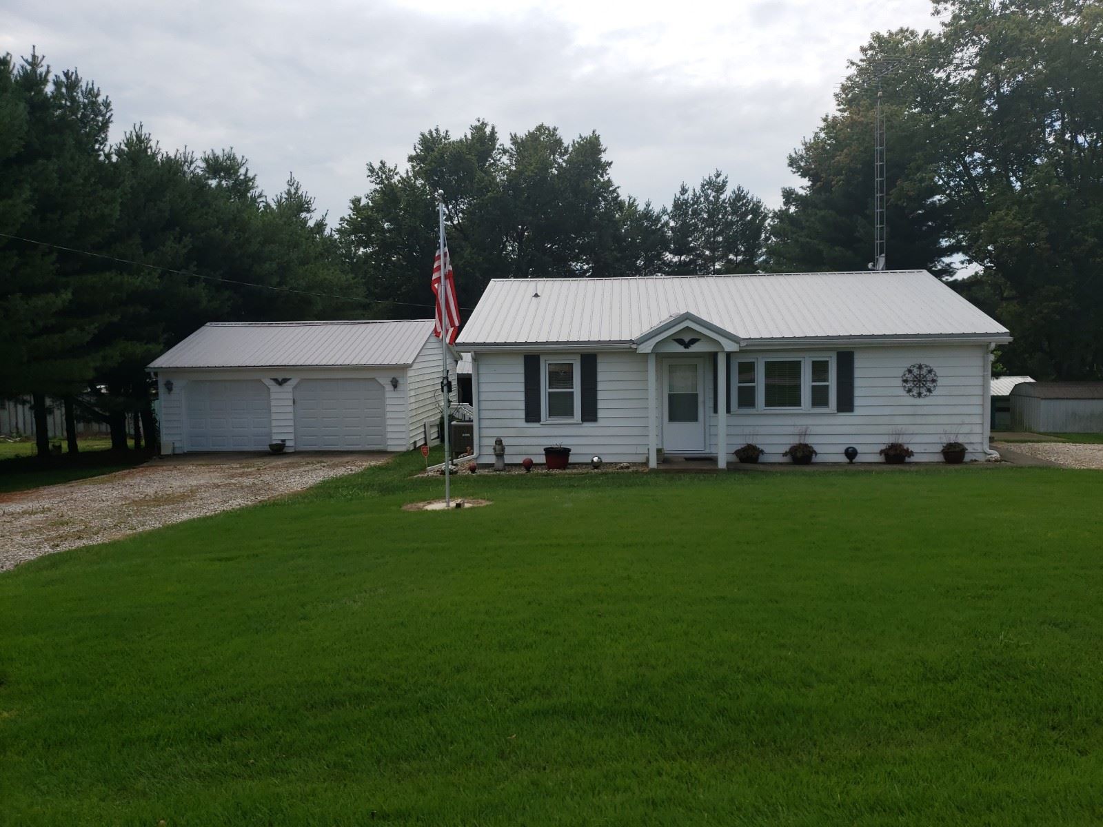 692 Harold Smith Road Bedford, IN 47421 - Photo 1 of 28