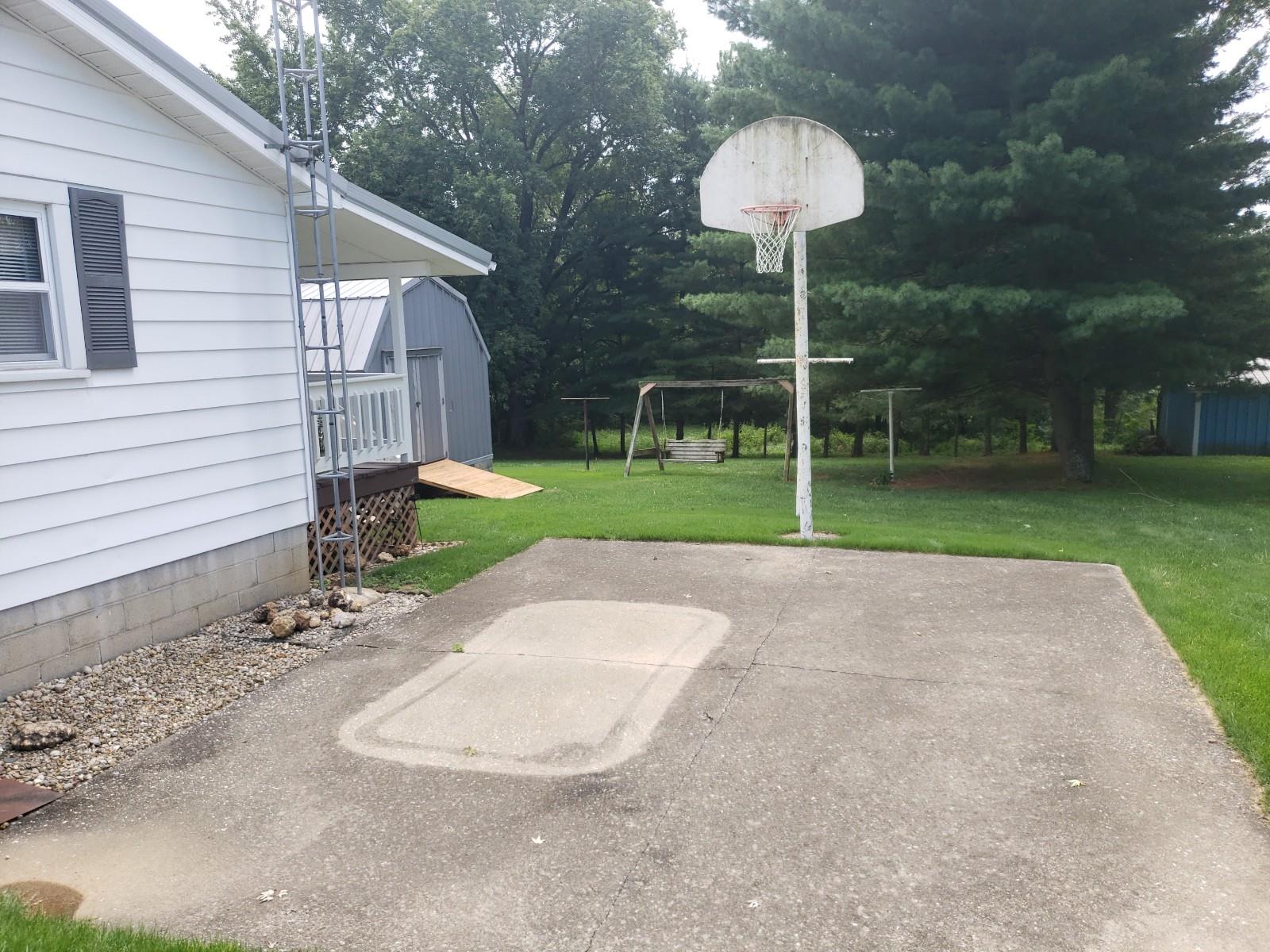 692 Harold Smith Road Bedford, IN 47421 - Photo 9 of 28