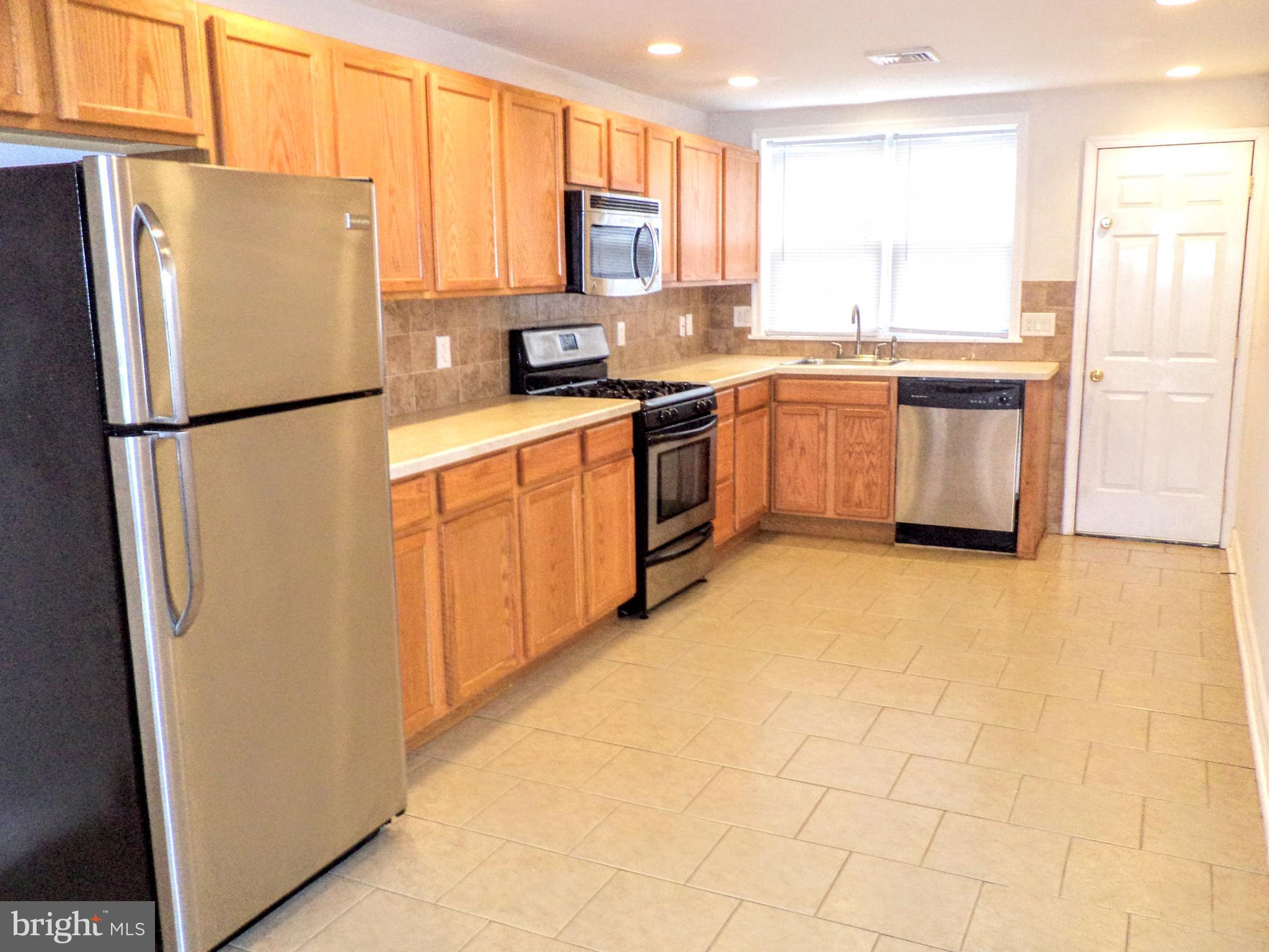 2312 Moore Street Philadelphia, PA 19145 - Photo 4 of 13