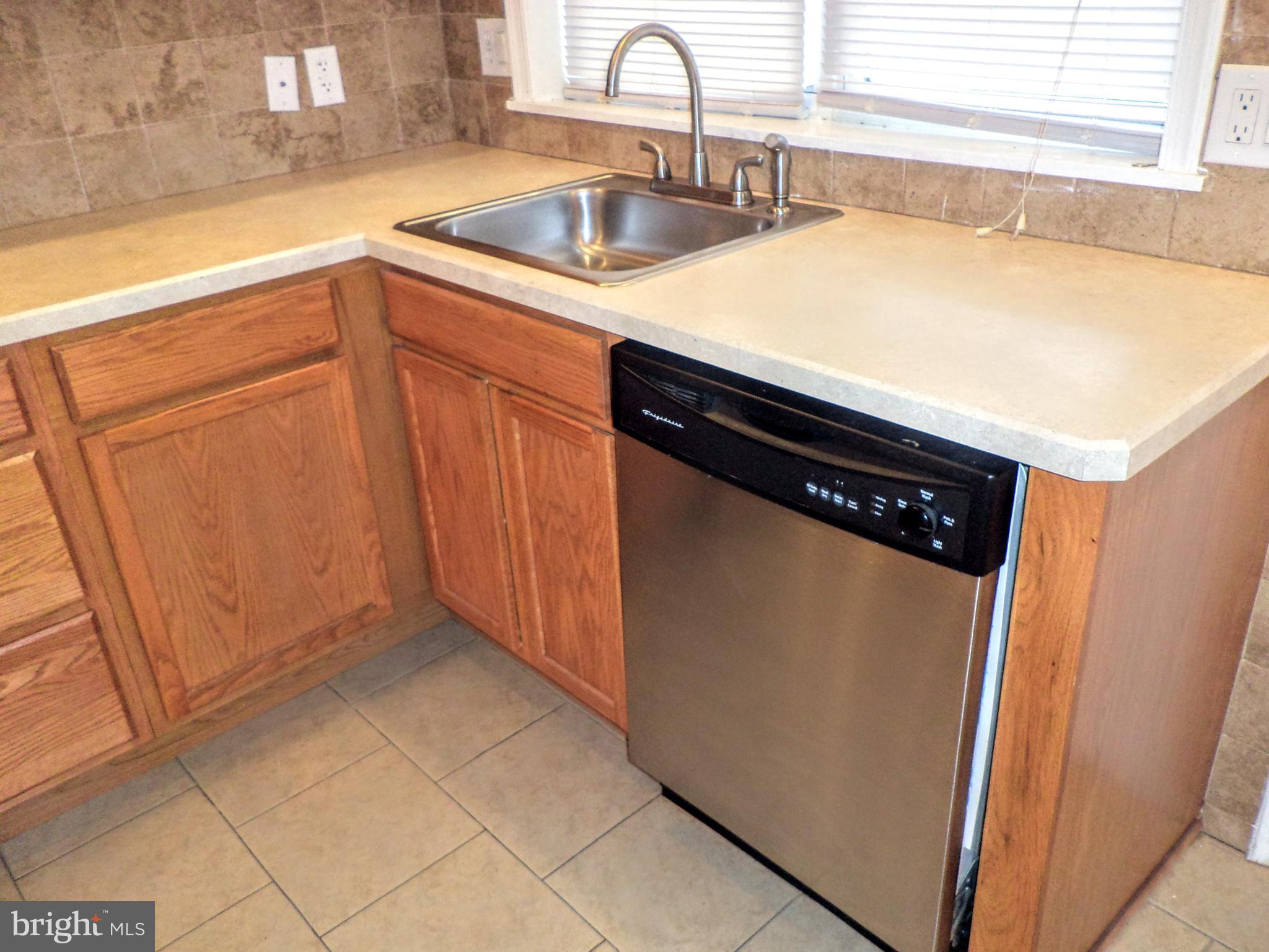 2312 Moore Street Philadelphia, PA 19145 - Photo 6 of 13