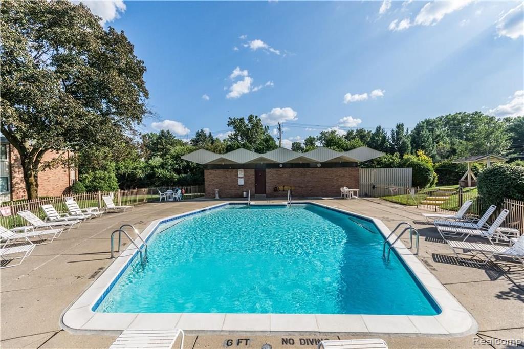 4043 West Maple Road, Unit D Bloomfield Hills, MI 48301 - Photo 24 of 24