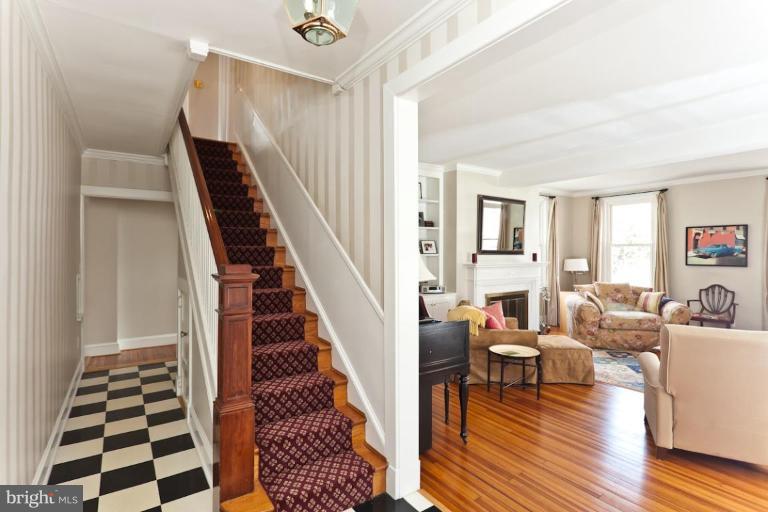 415 Cedarcroft Road Baltimore, MD 21212 - Photo 5 of 30 Entrance / Foyer