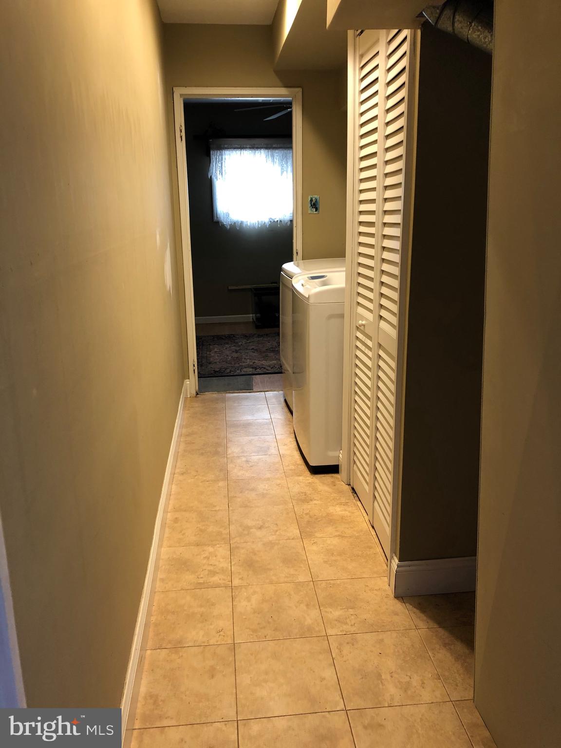 609 Arlington Road Fairless Hills, PA 19030 - Photo 15 of 45 Hallway to laundry room
