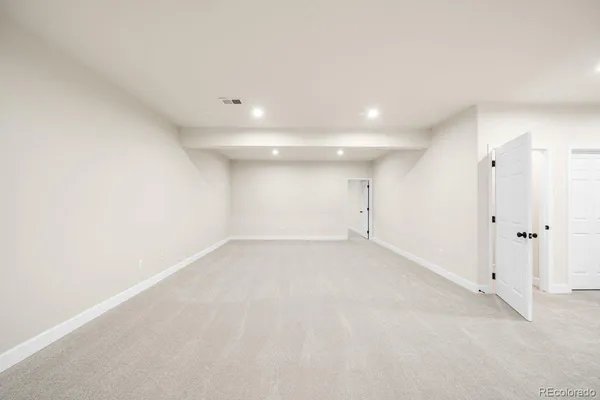 an empty room with a empty space
