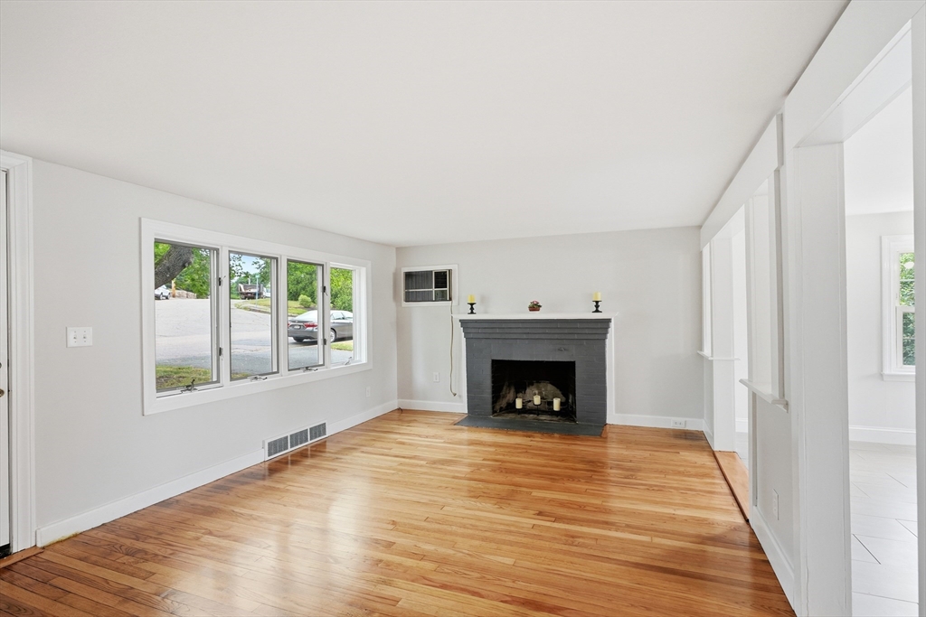 25 Julia Road Weymouth, MA 02191 - Photo 16 of 34