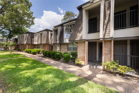 $215,000 | 12633 Memorial Drive, Unit 57, Houston, TX 77024