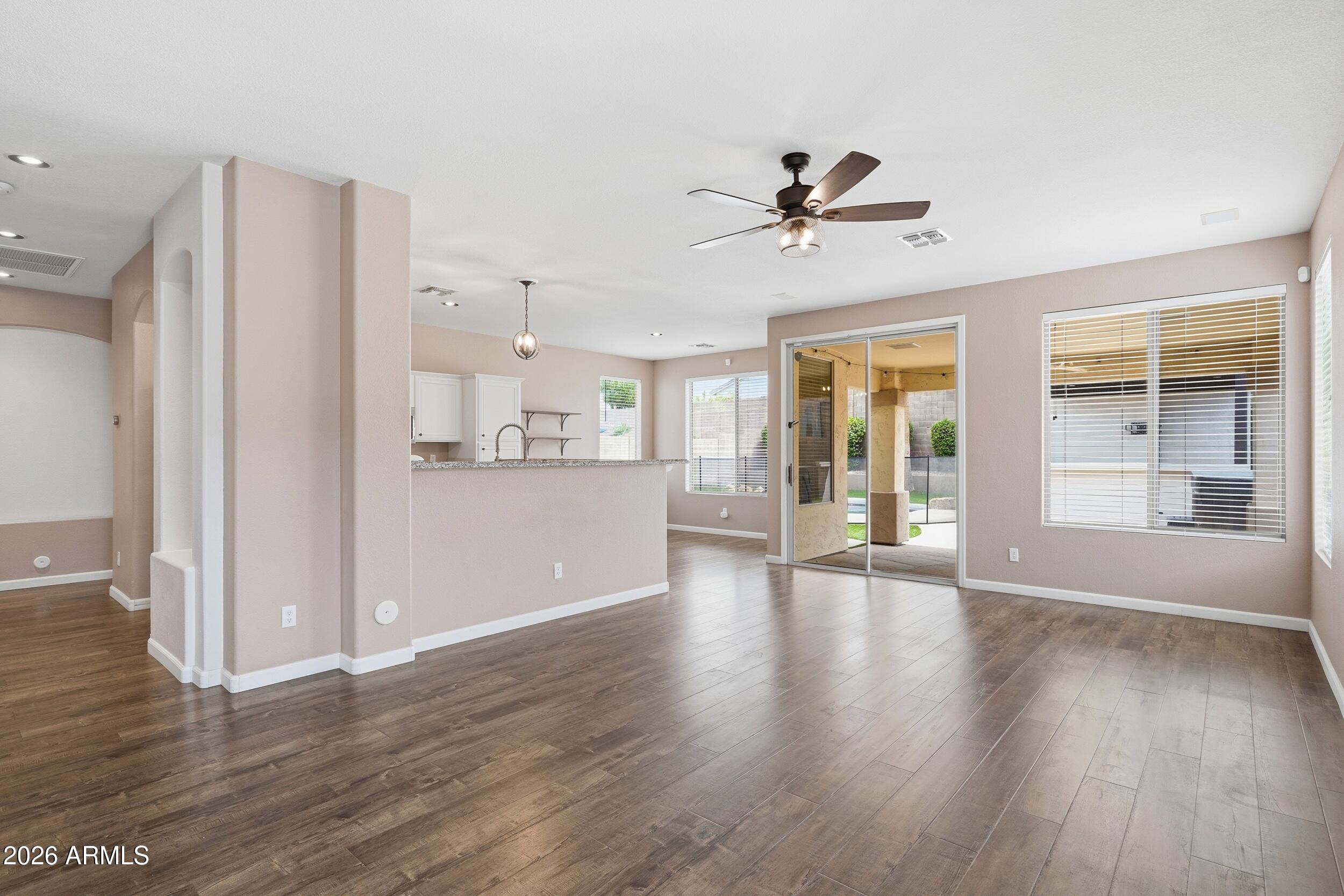 1724 West Deer Creek Road Phoenix, AZ 85045 - Photo 7 of 25