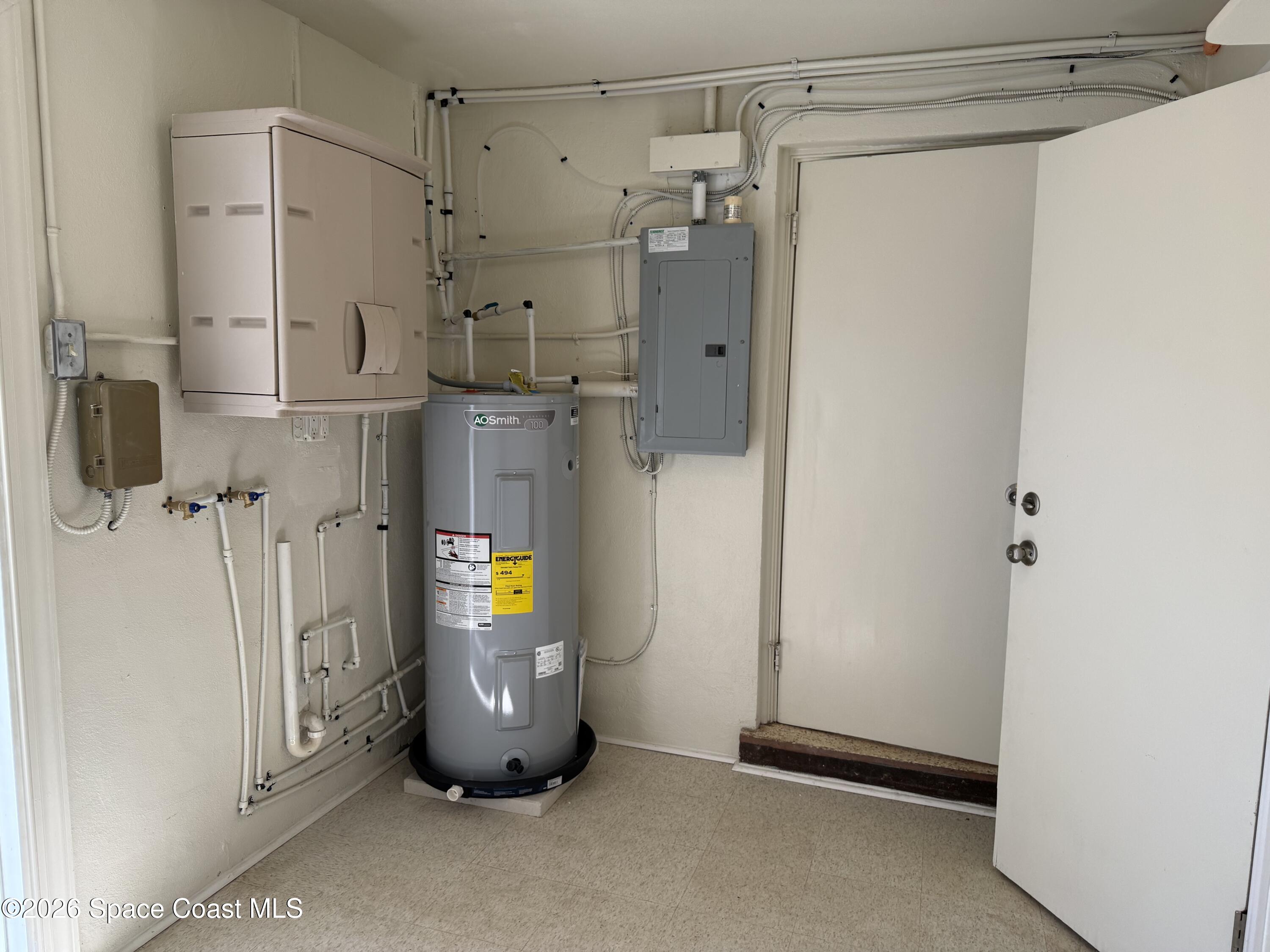 21 Rosevere Way Melbourne, FL 32901 - Photo 20 of 29 Laundry hookups