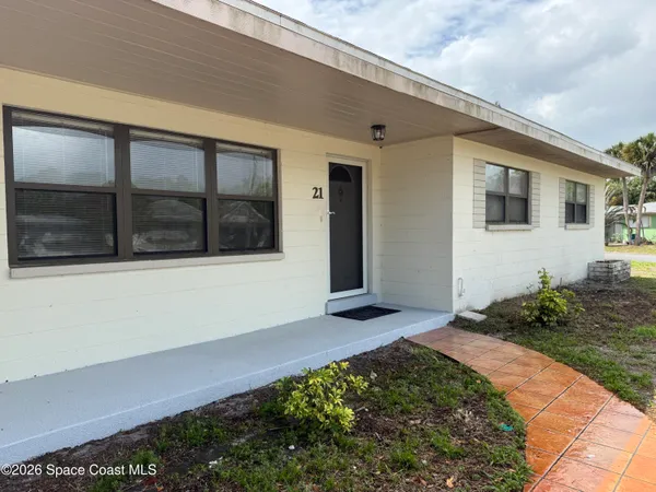 $2,100 | 21 Rosevere Way, Melbourne, FL 32901