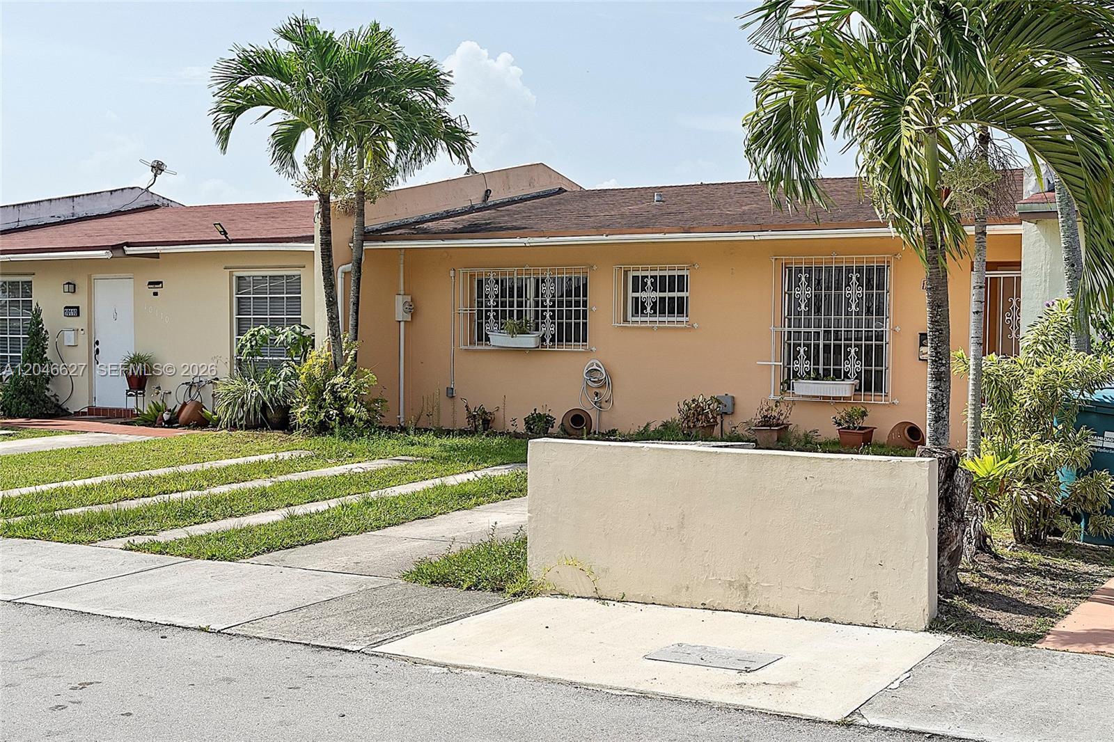 10112 Southwest 23rd Street Miami, FL 33165 - Photo 3 of 32