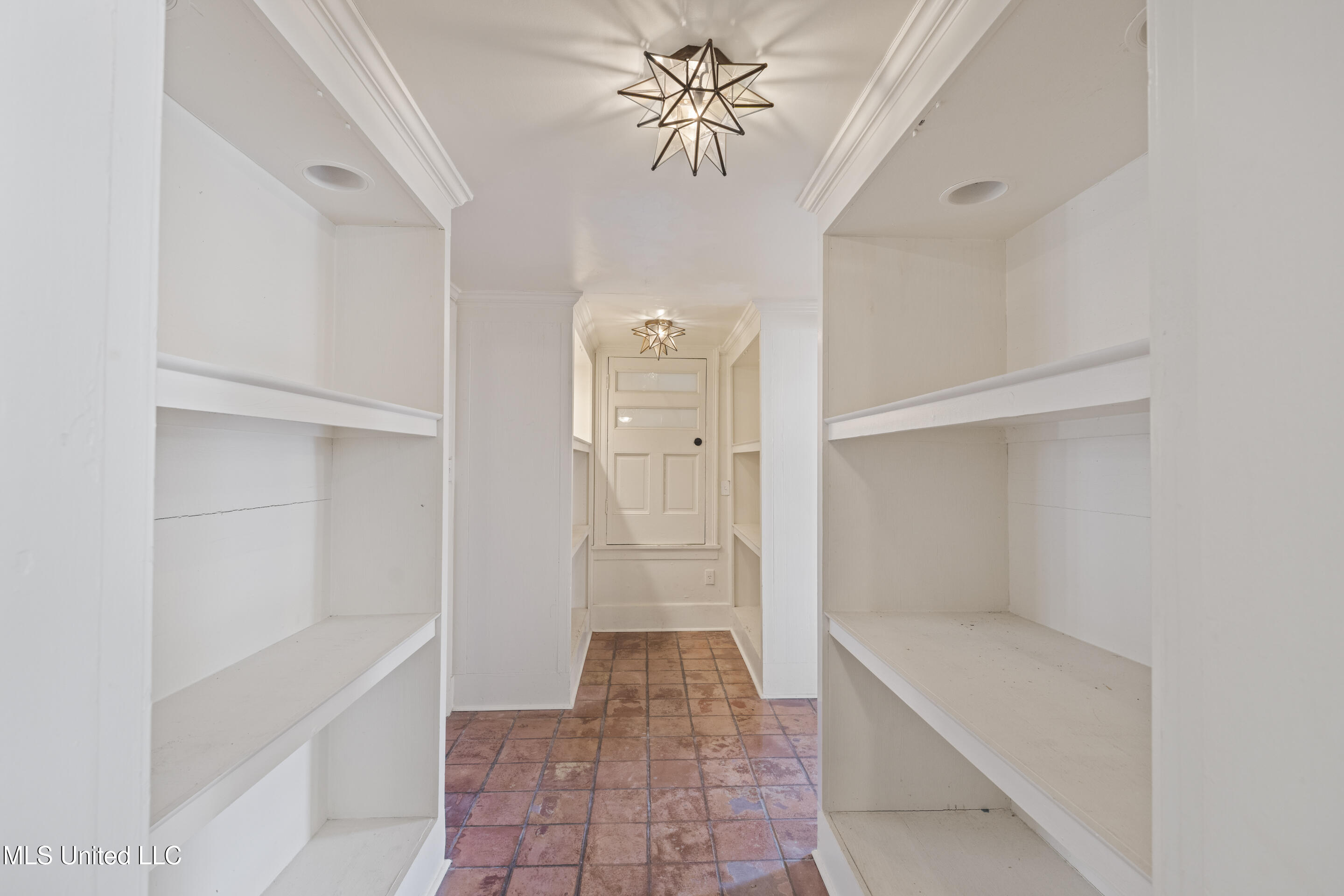 180 South Craft Street Holly Springs, MS 38635 - Photo 19 of 25 Pantry/Storage