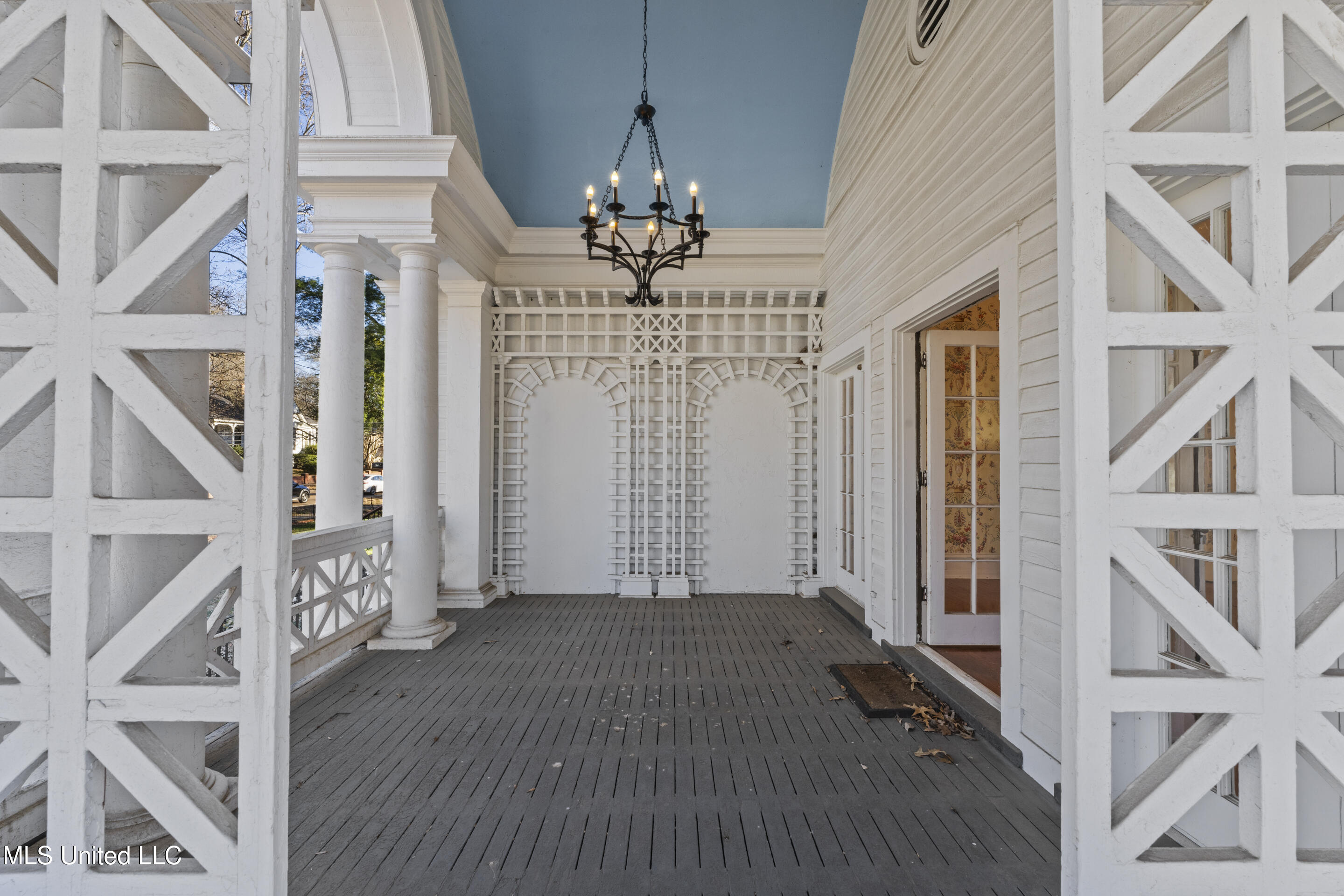 180 South Craft Street Holly Springs, MS 38635 - Photo 21 of 25 Porch