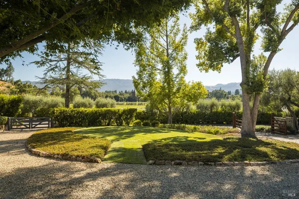 $12,000,000 | 400 Meadowood Lane, St. Helena, CA 94574