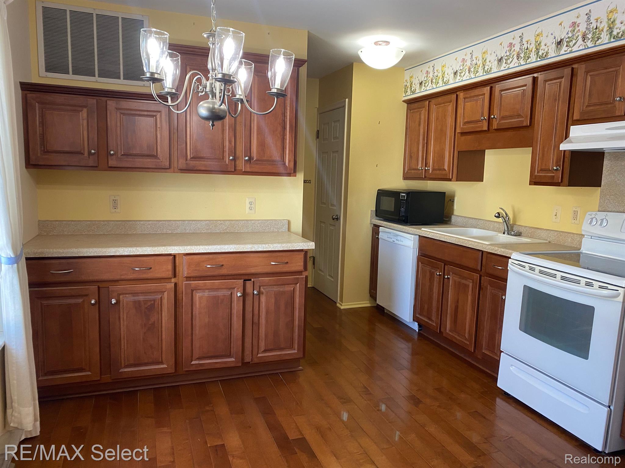 3337 Field Road, Unit 1D Clio, MI 48420 - Photo 8 of 18 Gallery Image 8