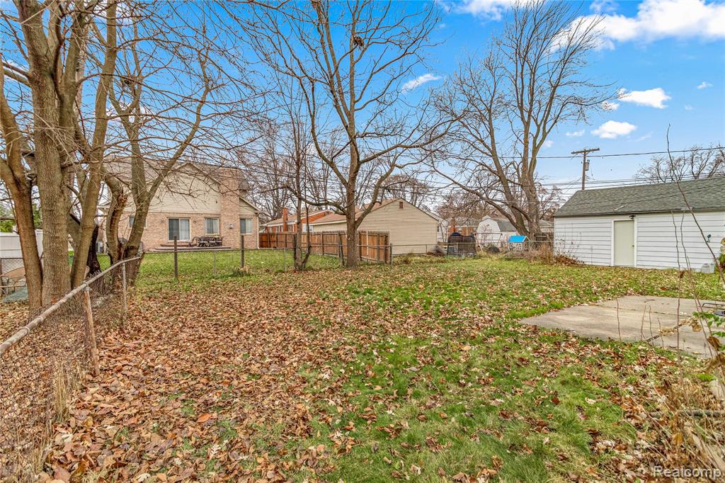 6429 North Beech Daly Road Dearborn Heights, MI 48127 - Photo 32 of 33