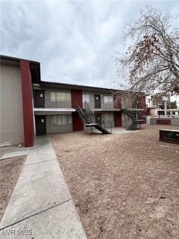 $1,200 | 1121 East Desert Inn Road, Unit 1, Las Vegas, NV 89109
